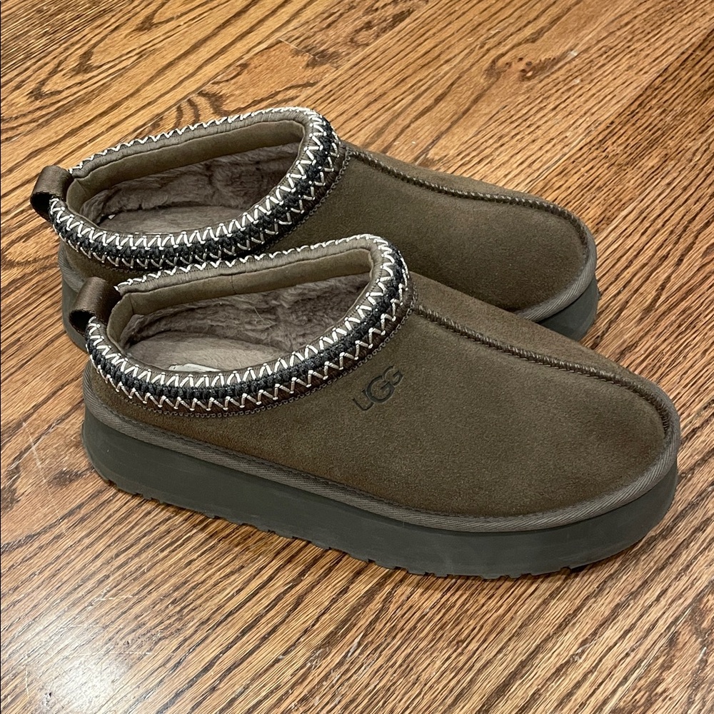 Ugg Olive Tazz - image 1